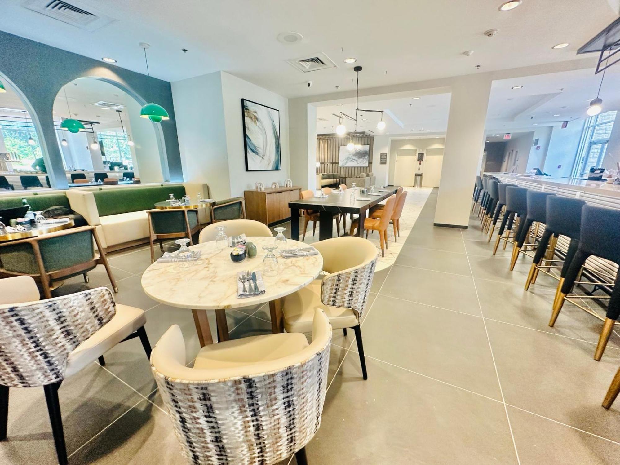 北圣彼得堡-李堡附近假日酒店 科隆尼尔海次 外观 照片