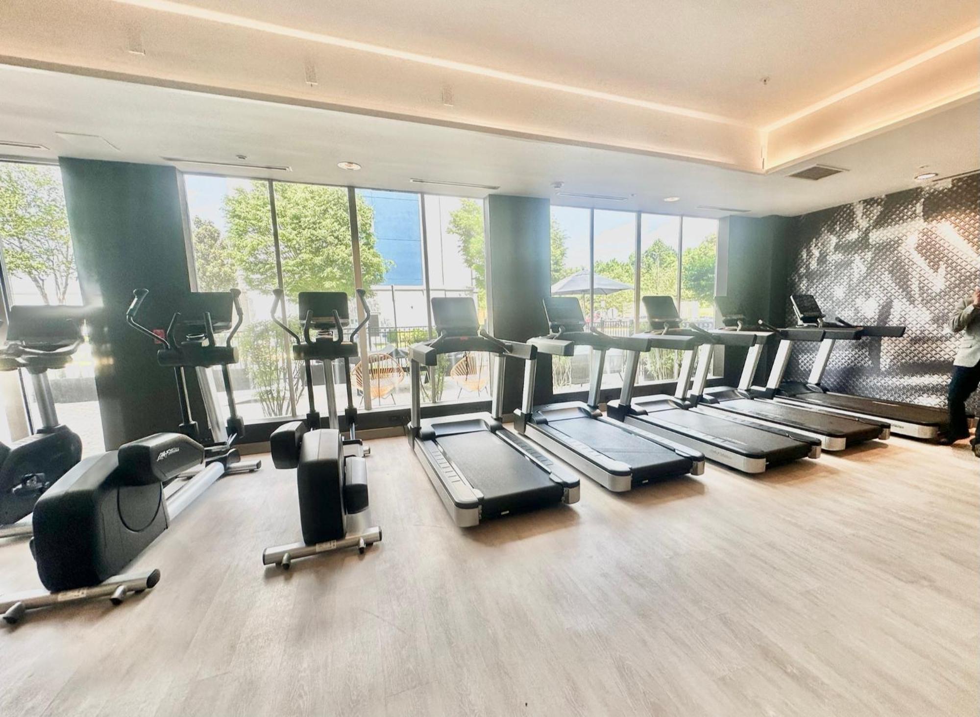 北圣彼得堡-李堡附近假日酒店 科隆尼尔海次 外观 照片